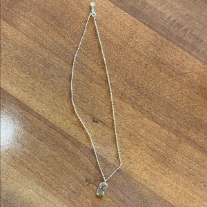 Elegant Gold Necklace with Pendant